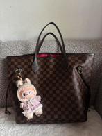 Louis Vuitton Tas Bag Labubu, Sieraden, Tassen en Uiterlijk, Ophalen, Gebruikt, Bruin, Handtas