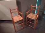 vintage , kinderstoel met rieten zitting 2 stuks., Kinderen en Baby's, Ophalen, Gebruikt, Meegroeistoel
