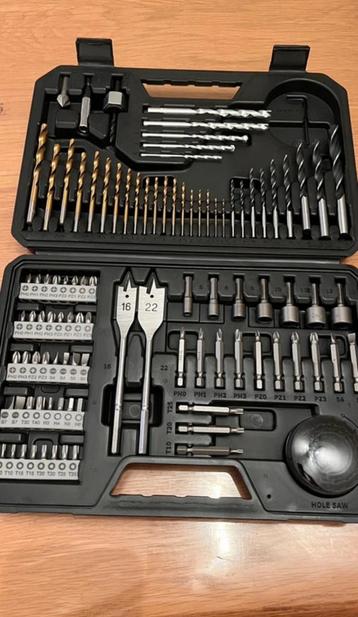 Nu €30!! Bosch 103-delige TiN-gecoate boor- en schroefbitset beschikbaar voor biedingen