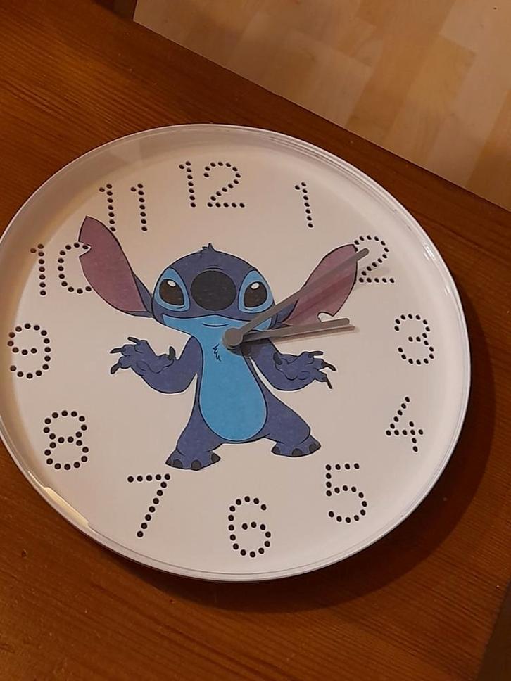 Stitch Wandklok - Disney Lilo & Stitch of lamp, Huis en Inrichting, Woonaccessoires | Klokken, Nieuw, Wandklok, Analoog, Ophalen of Verzenden