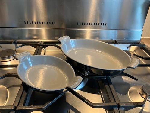 Set van twee gietijzeren ovenschalen / verzenden of ophalen, Huis en Inrichting, Keuken | Potten en Pannen, Zo goed als nieuw