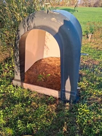 Dierenverblijf -schuilverblijf voor bv. schapen,geiten,hond beschikbaar voor biedingen