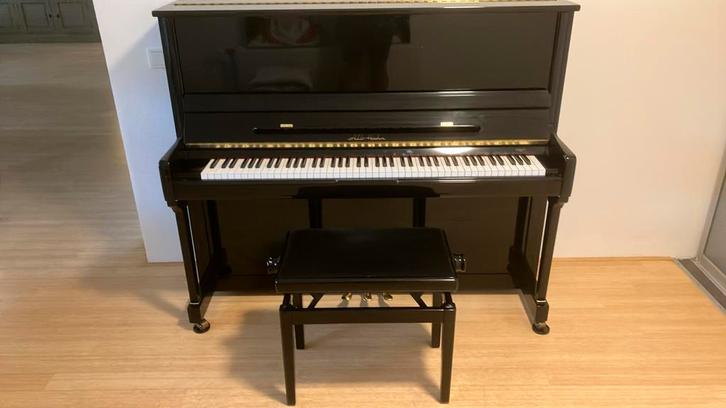 Mooi klinkende piano, zwart hoogglans, Muziek en Instrumenten, Piano's, Gebruikt, Zwart, Hoogglans, Ophalen