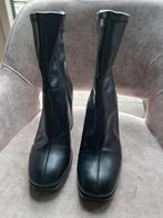 Bershka,  halfhoge laarzen + hak, maat 37, Zwart, Lage of Enkellaarzen, Zo goed als nieuw, Bershka