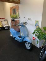 Vespa Primavera 50 4T // 2017 // Baby Blauw // Brom 45KM, Fietsen en Brommers, Scooters | Vespa, Ophalen, Overige modellen, Maximaal 45 km/u