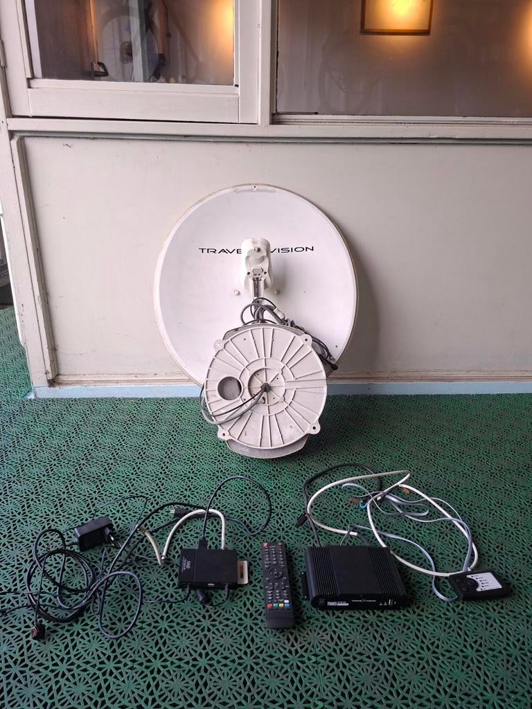 Travel Vision TVA65 schotel set., Caravans en Kamperen, Camper-accessoires, Gebruikt, Ophalen of Verzenden