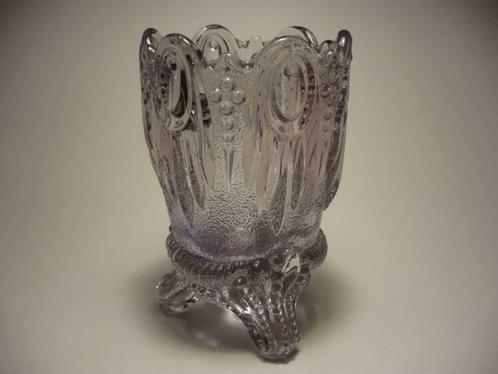 Persglas, vaasje op pootjes, voor sigaren ?., Antiek en Kunst, Antiek | Glas en Kristal, Ophalen of Verzenden