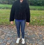 Bontjas kort / Curly fake fur coat, Kleding | Dames, Jassen | Winter, Ophalen of Verzenden, Zo goed als nieuw, Maat 36 (S), Zwart