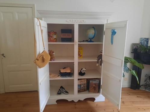 Witte houten kledingkast Opsetims, Huis en Inrichting, Kasten | Vitrinekasten, Zo goed als nieuw, 200 cm of meer, 50 tot 75 cm