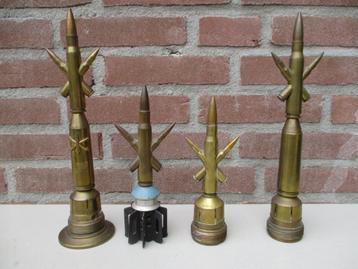 4 x Militaire memorabilia. beschikbaar voor biedingen