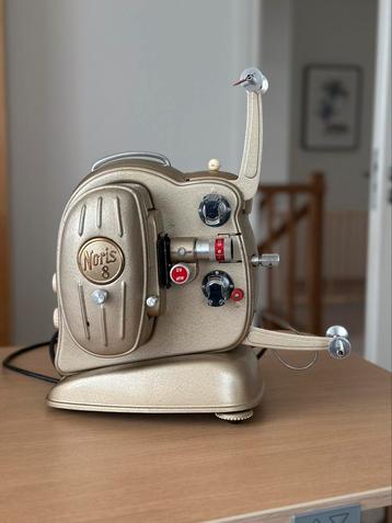 Noris 8mm projector vintage beschikbaar voor biedingen