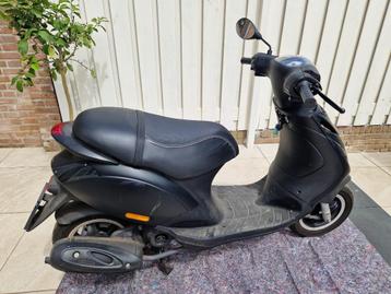 Zip 50 2016 1800km beschikbaar voor biedingen