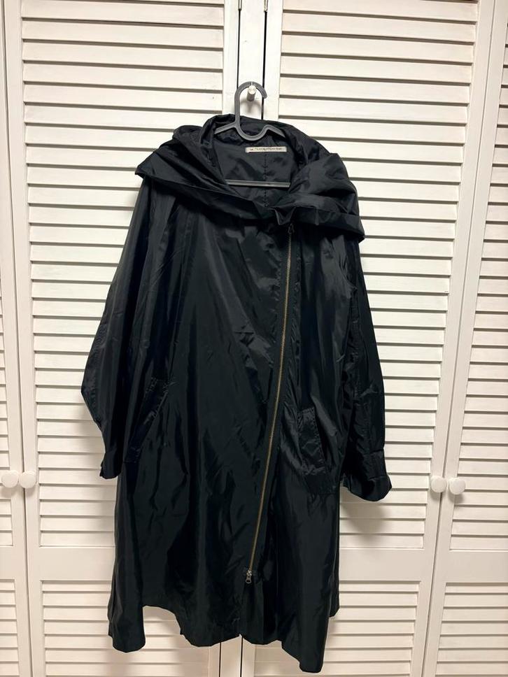 Cora Kemperman Regenjas / Mantel - Maat M, Kleding | Dames, Jassen | Zomer, Zo goed als nieuw, Maat 38/40 (M), Zwart, Ophalen of Verzenden