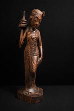 Balinese dame met offer mand, Ophalen of Verzenden