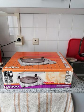 PLATENSPELER NIEUW IN DOOS beschikbaar voor biedingen