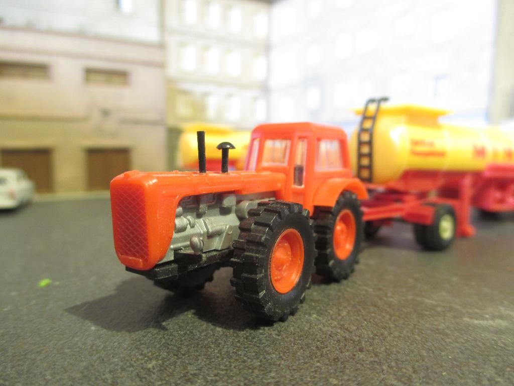 1964 Dutra D4K tractor / trekker rood SES - DDR, Ophalen of Verzenden, Nieuw, Hijskraan, Tractor of Landbouw, Overige merken