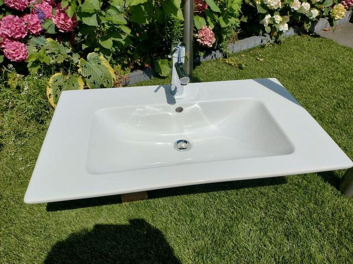 Mooie goed uitziende Duravit wasbak met Grohe kraan, Huis en Inrichting, Badkamer | Badkamermeubels, Zo goed als nieuw, Wasbak of Wastafel