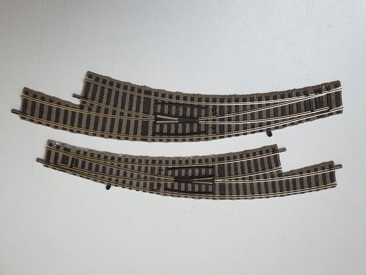 FLEISCHMANN H0 Profi-Rail 2 stuks meegebogen handwissels L+R, Hobby en Vrije tijd, Modeltreinen | H0, Gebruikt, Rails, Gelijkstroom