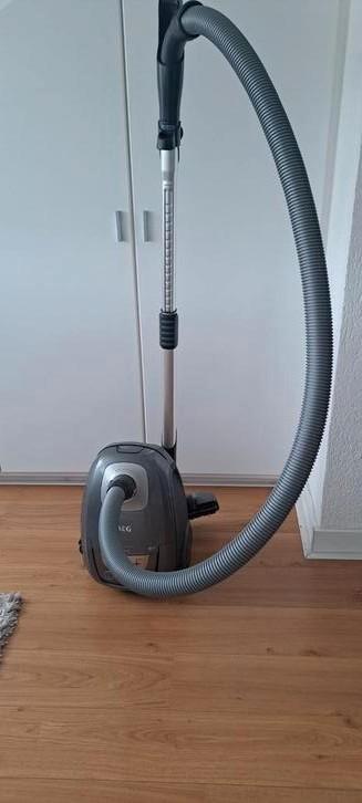 AEG stille stofzuiger ZGAN, Witgoed en Apparatuur, Stofzuigers, Zo goed als nieuw, Ophalen