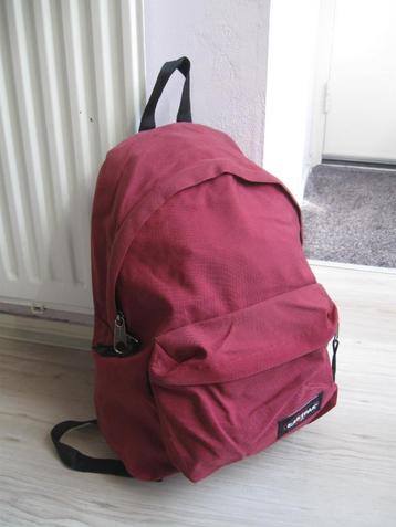 EASTPAK rugtas rugzak rood beschikbaar voor biedingen