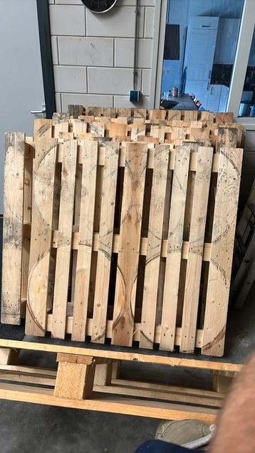 Pallets te koop voor herbruik of vuurton, CP3 en andere, p/s beschikbaar voor biedingen