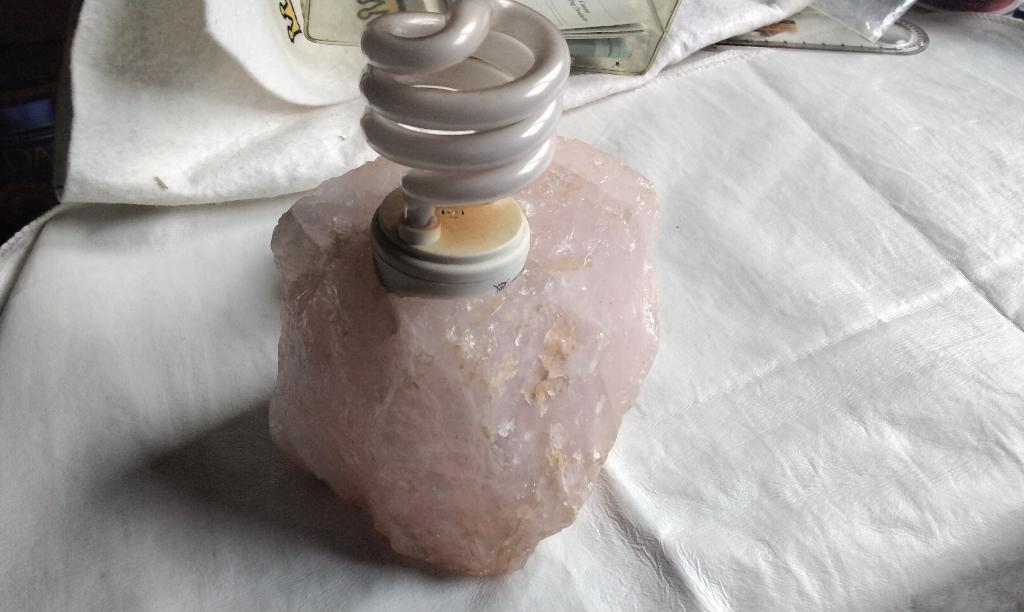 Ruwe Rozenkwarts Natuursteen Ronde perforatie past Theelicht, Ophalen, Mineraal