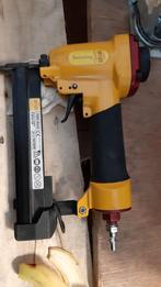 Pneumatische niettacker, Doe-het-zelf en Verbouw, Gereedschap | Overige machines, Ophalen of Verzenden, Zo goed als nieuw