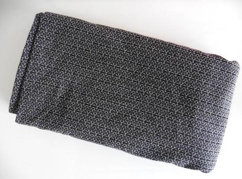 Jacquard stof in grijs zwart 160 cm lang en 150 cm breed, Hobby en Vrije tijd, Stoffen en Lappen, Nieuw, Overige materialen, 120 cm of meer