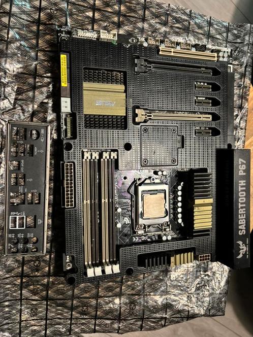 Asus Sabertooth P67 I7, Computers en Software, Moederborden, Gebruikt, DDR3, Ophalen of Verzenden