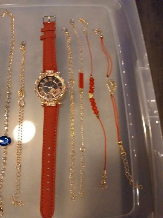 Dames horloges nieuw 3 kleuren roze,rood,blauw., Sieraden, Tassen en Uiterlijk, Horloges | Dames, Nieuw, Overige merken, Verzenden