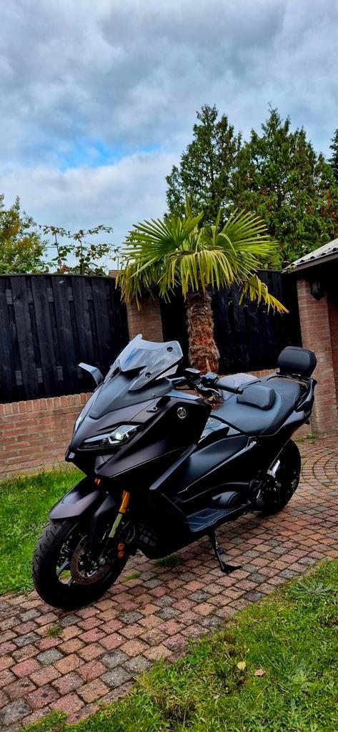 Yamaha TMAX Tech 560 bj 7-2024 km.3000 met veel extra's, Motoren, Motoren | Yamaha, Particulier, Scooter, meer dan 35 kW, 2 cilinders