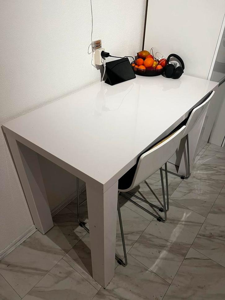 Hoogglans Witte Bartafel met 4 Stoelen, Antiek en Kunst, Antiek | Meubels | Tafels, Ophalen