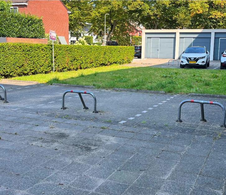 Parkeerplaats te huur, Huizen en Kamers, Garages en Parkeerplaatsen
