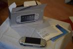 psp ice silver, Spelcomputers en Games, Spelcomputers | Sony PSP, Ophalen of Verzenden, Zo goed als nieuw, Overige kleuren, PSP