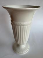 Wedgwood Edme Vaas - Etruria & Barlaston, Huis en Inrichting, Woonaccessoires | Vazen, Wit, Aardewerk of Porselein, Ophalen of Verzenden