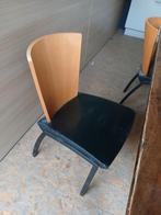 Tafel met stoelen voor bedrijfshal, Ophalen