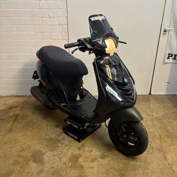Piaggio zip 125cc 2t BLACK ON BLACK beschikbaar voor biedingen