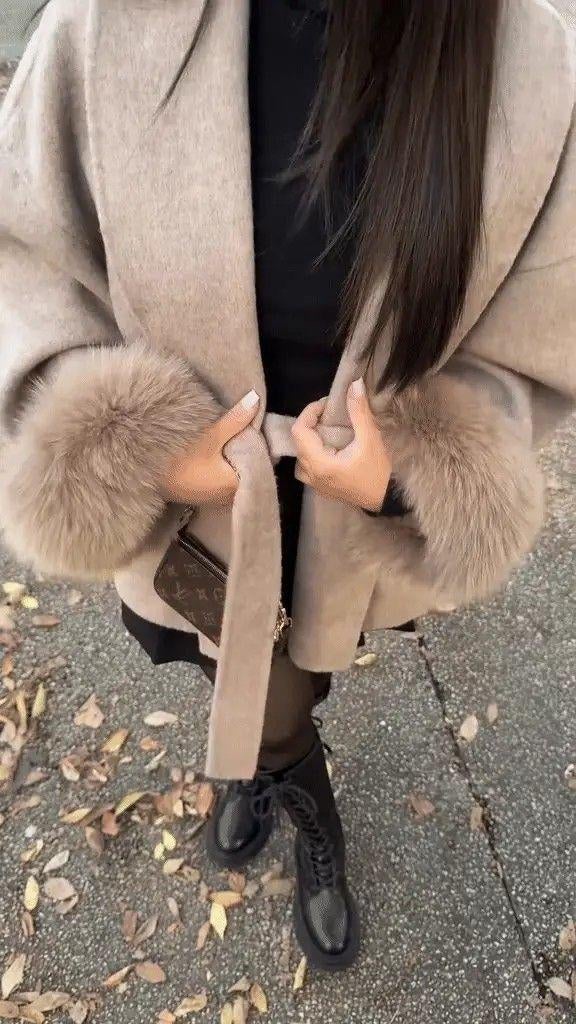 Bontjas Khaki Furr cuffs S/M, Ophalen of Verzenden, Nieuw, Maat 38/40 (M), Beige