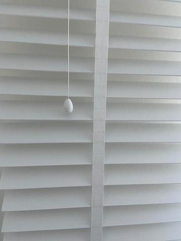 Houten luxaflex 140x180 beschikbaar voor biedingen