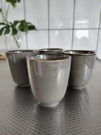 4 Xenos Koffiekopjes Emma - Groengrijs met Bruine Rand, Huis en Inrichting, Ophalen of Verzenden, Zo goed als nieuw, Overige stijlen