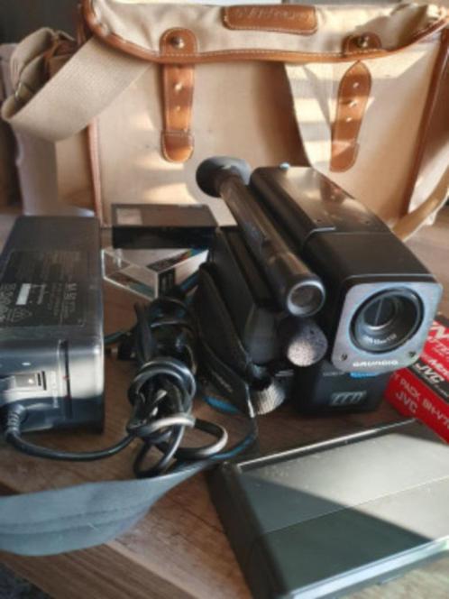 Werkende vintage analoge VHS C Grundig VS-C 20 videocamera.., Audio, Tv en Foto, Videocamera's Analoog, Camera, VHS-C of SVHS-C