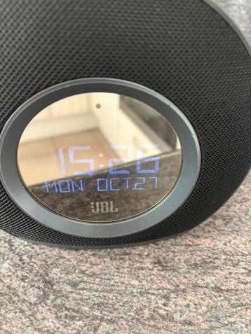JBL Wekkerradio beschikbaar voor biedingen