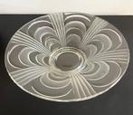Zware Art Deco schaal van helder persglas op voet., Verzenden