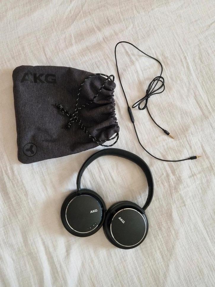 AKG Bluetooth Koptelefoon met Aux & Zakje, Audio, Tv en Foto, Koptelefoons, Gebruikt, Over oor (circumaural), Overige merken, Draadloos