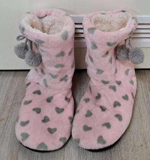 Te koop Dames roze sloffen 39 a 40, Kleding | Dames, Schoenen, Nieuw, Pantoffels of Sloffen, Roze, Ophalen of Verzenden