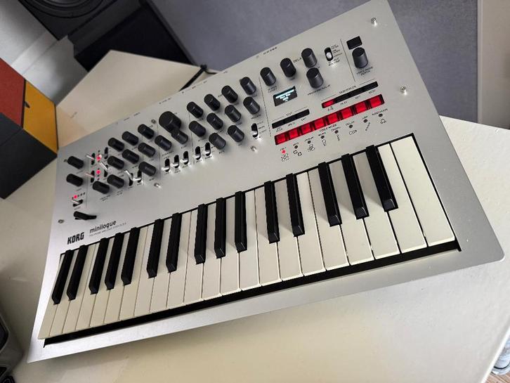 Korg Minilogue, Muziek en Instrumenten, Synthesizers, Zo goed als nieuw, Overige aantallen, Korg, Met midi-aansluiting, Ophalen