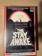 The Stay Awake - VHS Horror Klassieker ex rental, Cd's en Dvd's, VHS | Film, Vanaf 16 jaar, Ophalen of Verzenden, Gebruikt, Horror