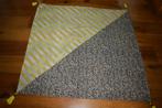 shawl, sjaal, mooie vierkante shawl in 2 patronen, Ophalen of Verzenden, Zo goed als nieuw, Sjaal