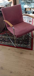 Leolux Talassa stoel fauteuil met noten houten arm leggers., Huis en Inrichting, Fauteuils, Minder dan 75 cm, Stof, Ophalen of Verzenden
