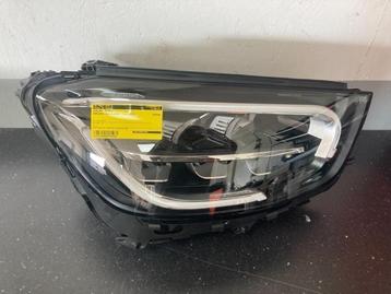 Koplamp rechts van een Mercedes GLC-Klasse beschikbaar voor biedingen